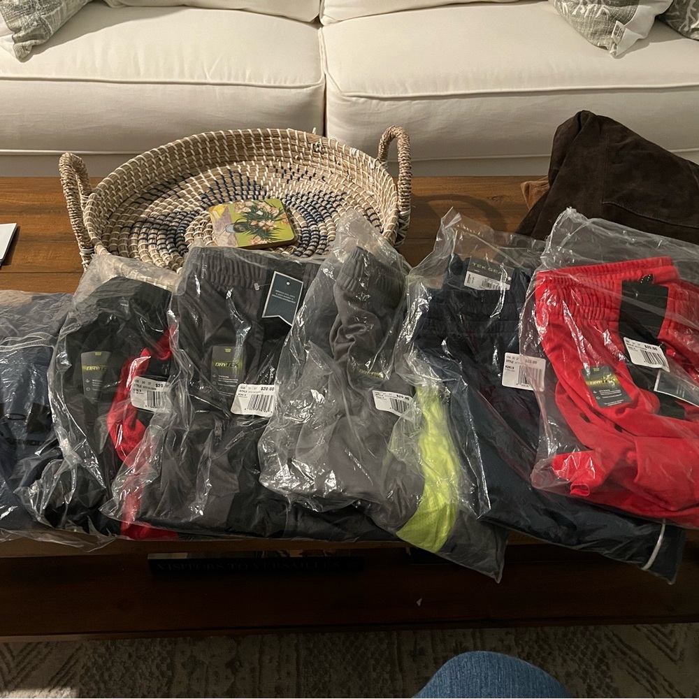 Men’s athletic shorts size 3XB, six pairs